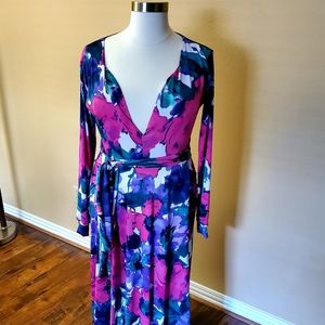 PLUS Floral Maxi Dress w Deep Plunge & Front Slits